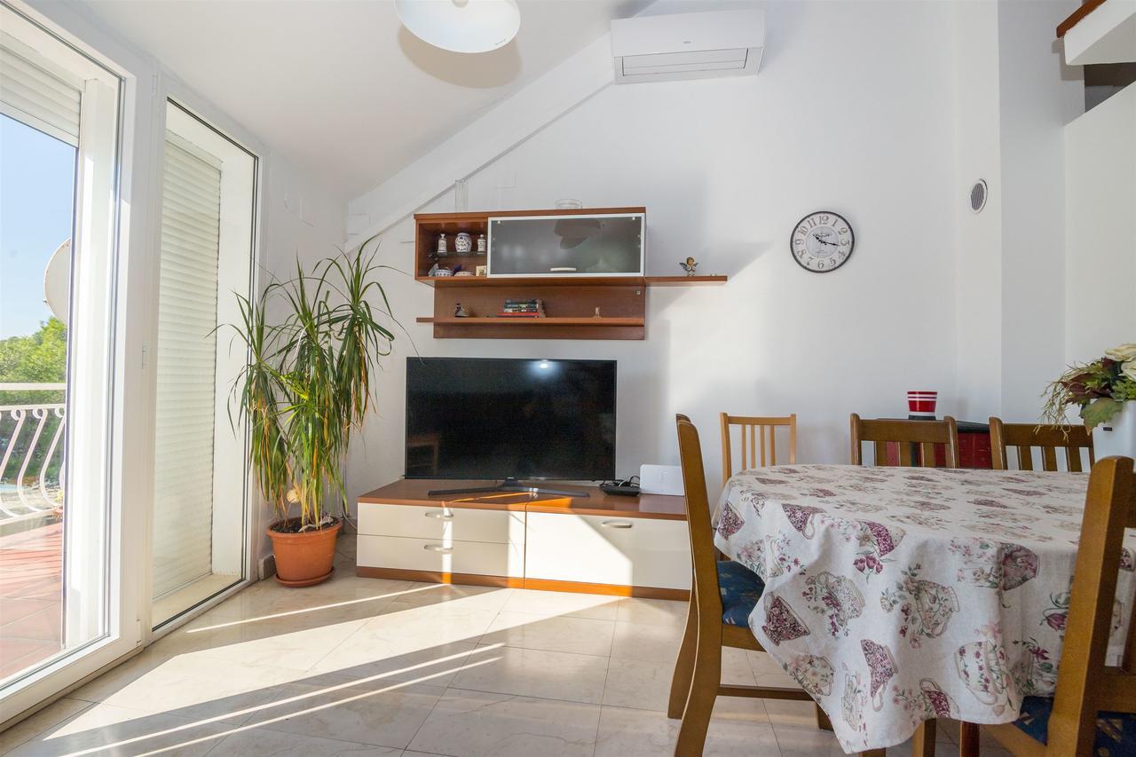 Apartments Antonija Drvenik  Eksteriør billede