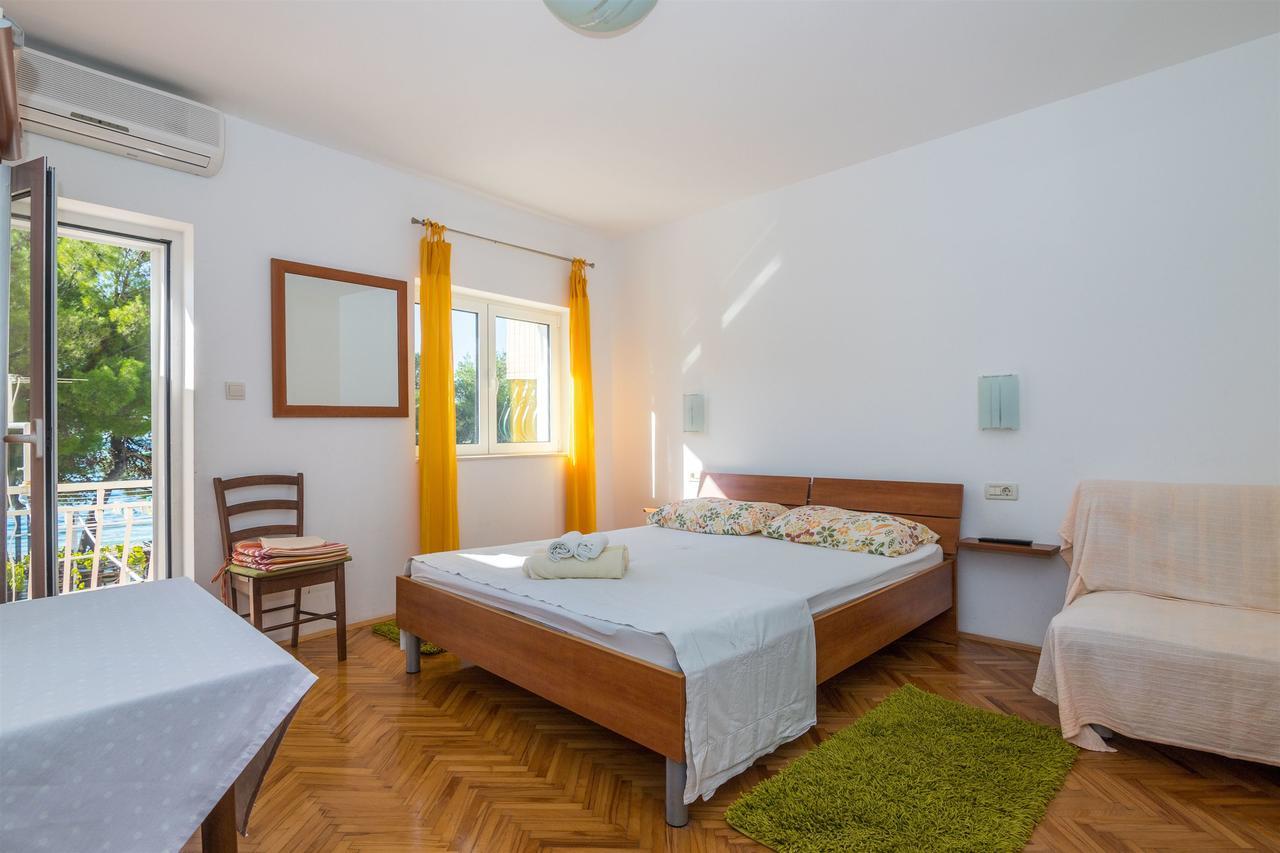 Apartments Antonija Drvenik  Eksteriør billede